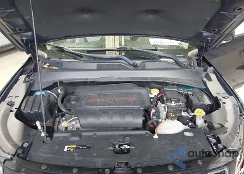 2018 Jeep Compass Limited 4X4 из США, поврежденный, VIN 3C4NJDCB8JT360337